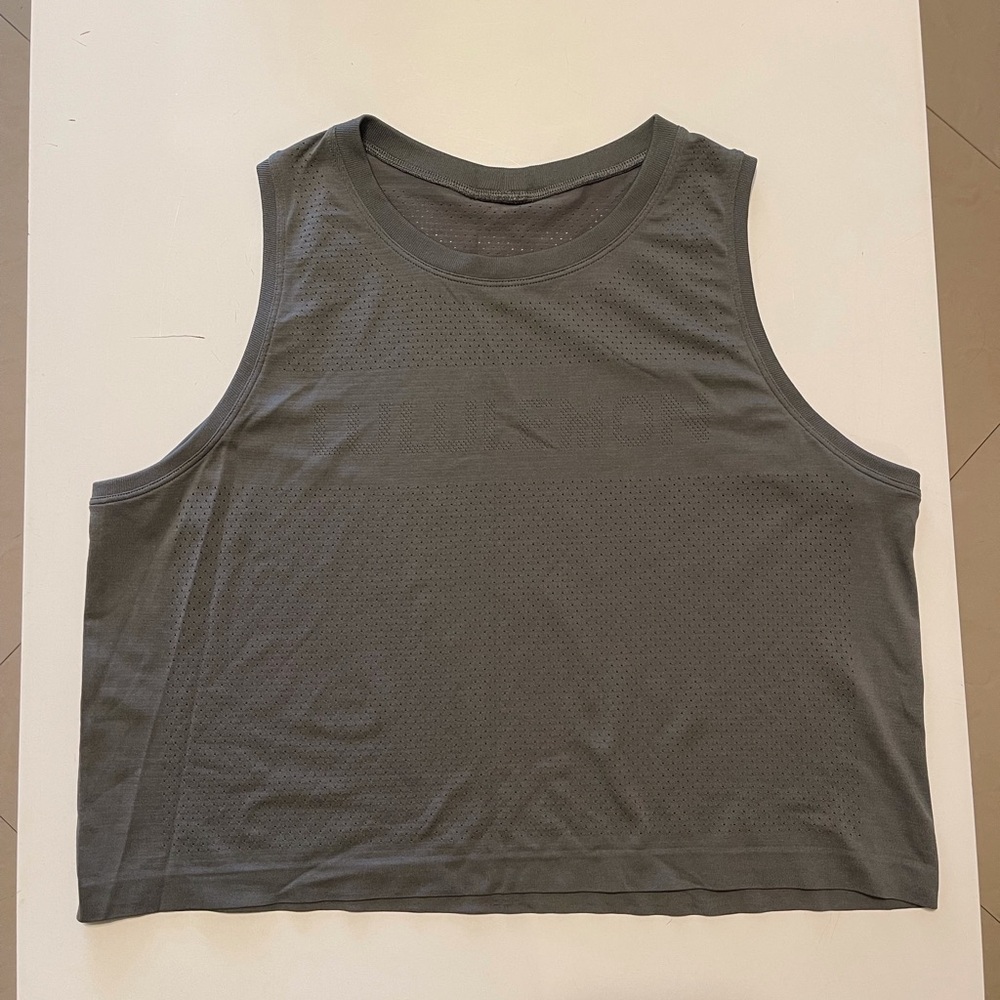 Lululemon breeze by cropped tank
